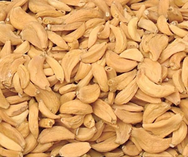 dehydrated garlic flakes