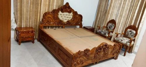 Brown Sheesham Wooden Bed, Shape : Rectangular