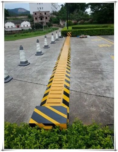 Road Spike Barriers, Color : Black, Yellow