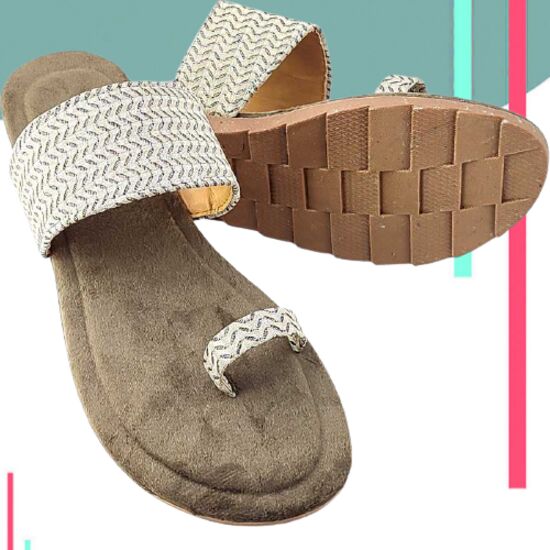 Ladies Daily Wear Ethnic Flats, Feature : Attractive Designs, Comfortable, Durable, Flexible, Light Weight