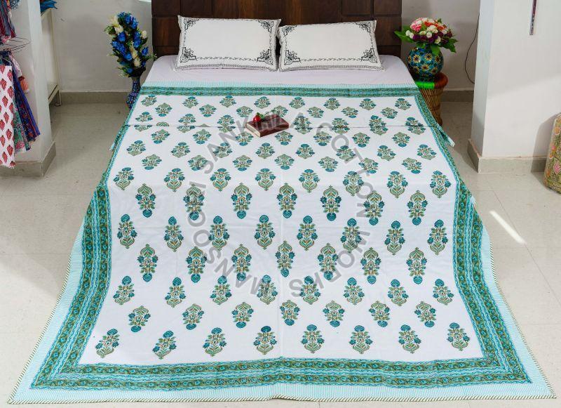 Green Cotton Light Weight Soft Quilt, for Home Use, Hotel Use, Technics : Handmade