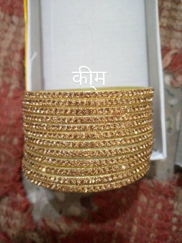 Cream Jarkan Stone Bangles, Feature : Shiny Look, Scratch Resistant