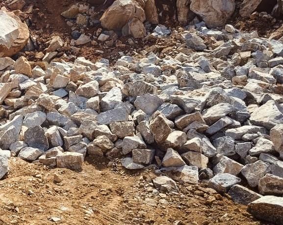 White Honed Stone Boulders, for Construction, Size : Standard