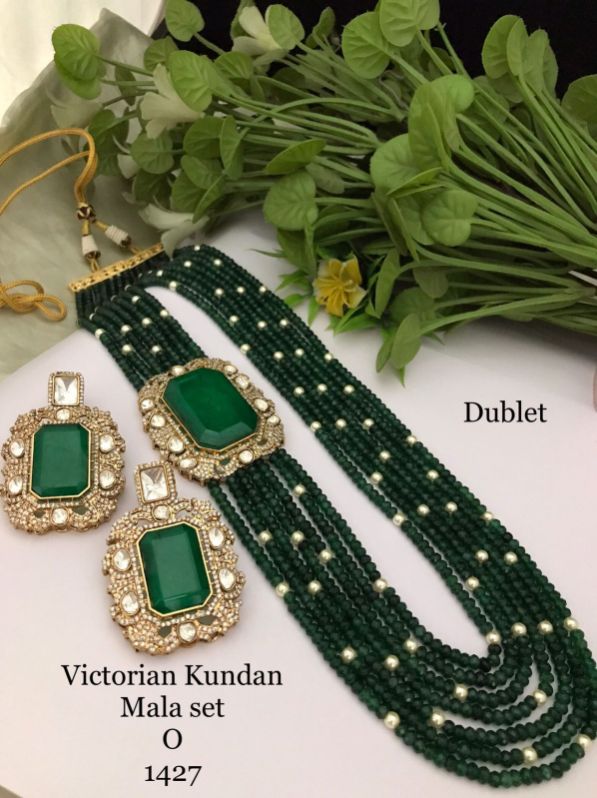 Polished Victorian Kundan Mala Set, Color : Green