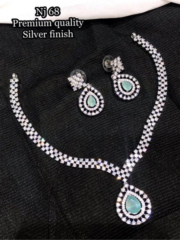 Polished Silver Finish Necklace Set, Packaging Type : Velvet Box