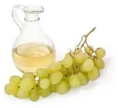 Pale Yellow Liquid Grape Seed Oil, for Medicines, Packaging Type : Glass Bottels