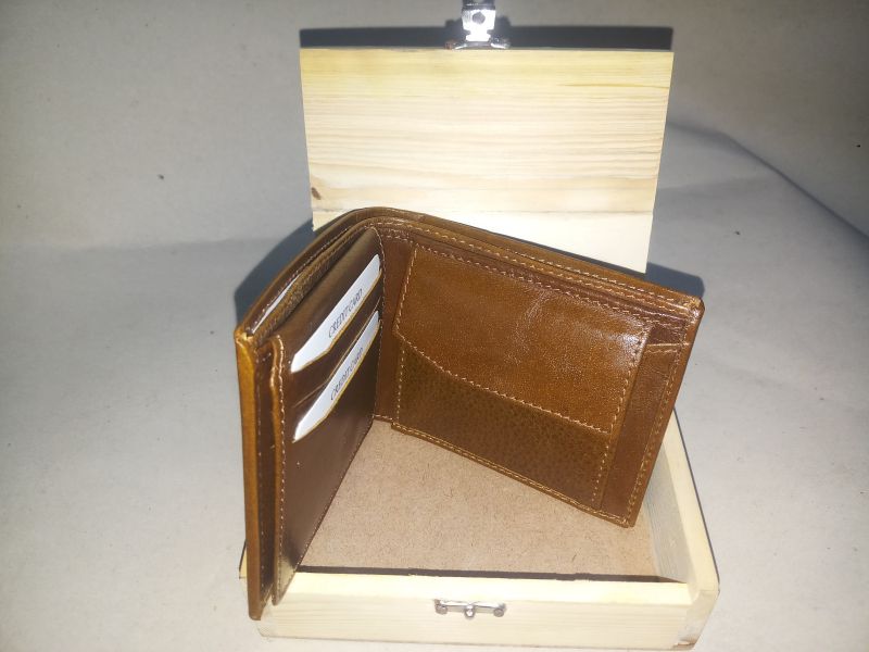 Leathar Leather Credit Card Wallet, For Cash, Packaging Type : Plastic Packet