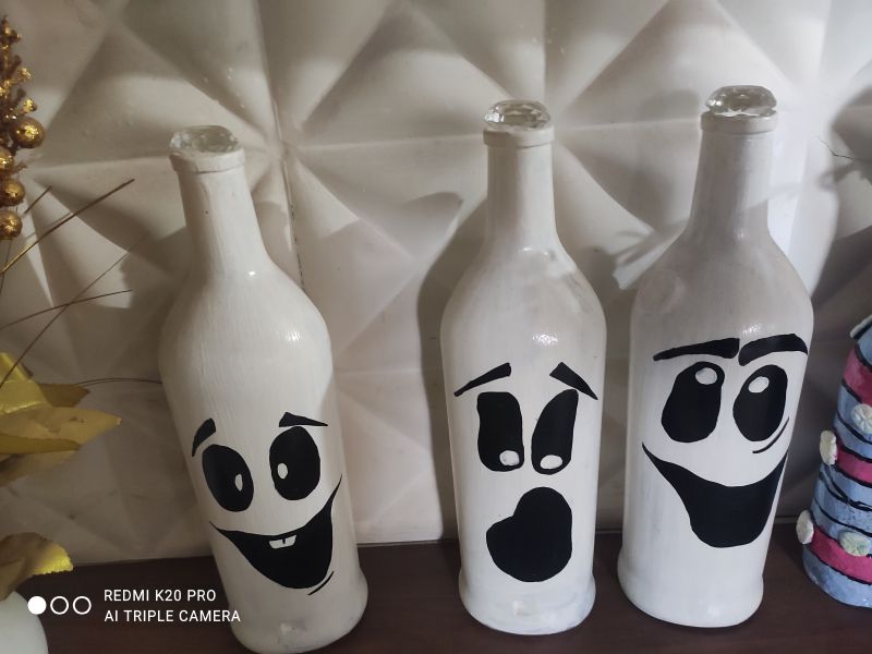 White Black Glass Smiley on bottle