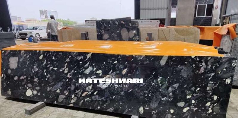 Polished Pebble Black Granite Slab, for Construction, Size : Standard