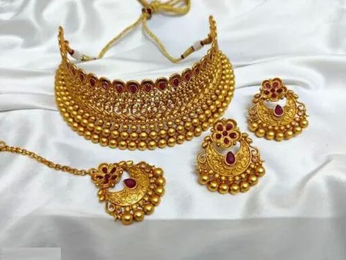 Golden Copper Necklace Set, Packaging Type : Velvet Box