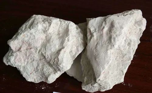 White China Clay Lump, Packaging Size : 50 Kg