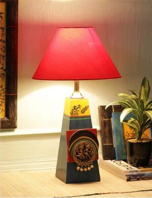 VarEesha Wooden Table Lamp