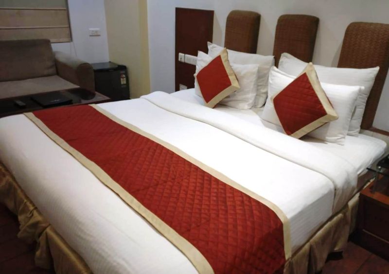 Multisizes Cotton Handloom Bedsheet, for Home, Hotel, Feature : Anti-Shrink, Easy To Clean