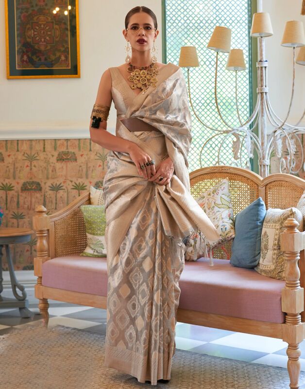 Silver Handloom Silk Saree, Saree Length : 5.5 Mtr