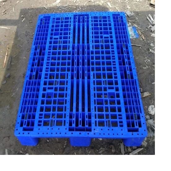 Blue Rectangular Industrial Plastic Pallets, Capacity : Upto 3000 Kg