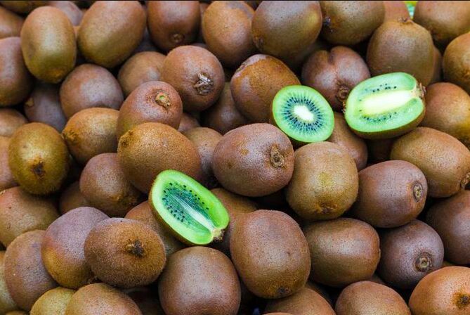 fresh kiwi