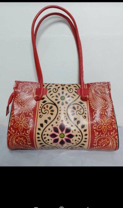 Shantiniketan Leather Bags(umbrella Batik), For Travel, Office, Size : 30x18inch, 28x16inch, 26x14inch