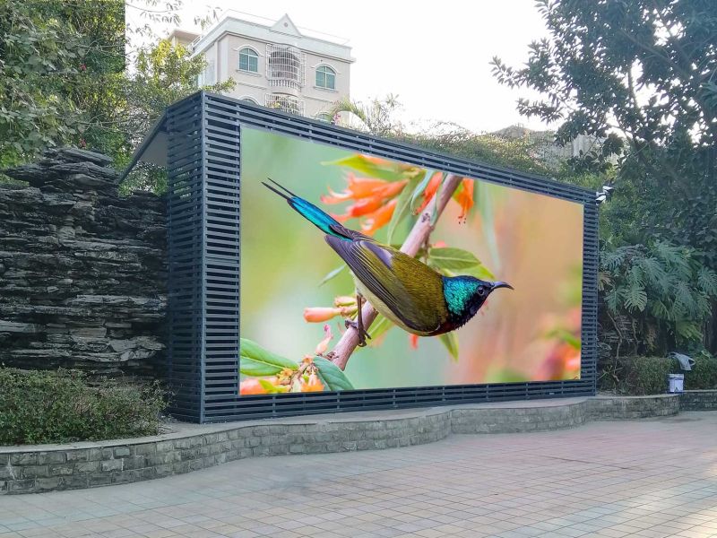 OUTDOOR LED VIDEO WALLS