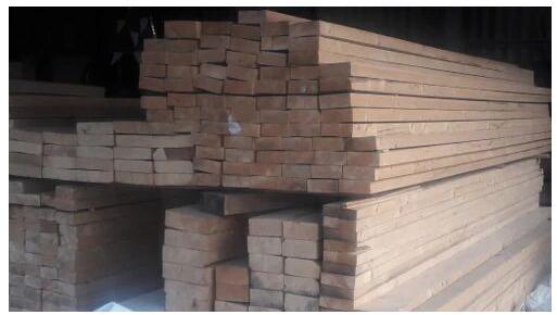 Brown Flat Spruce Wood Lumber