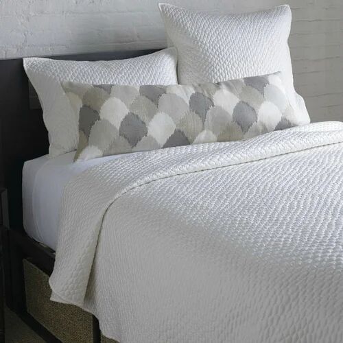 White Titos Cotton Summer Hotel Quilt, For Home Use, Pattern : Bubble Knitted
