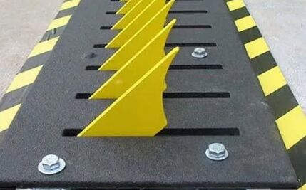 Black Electric Automatic Spike Barrier, For Highway, Road, Certification : Ce Certified