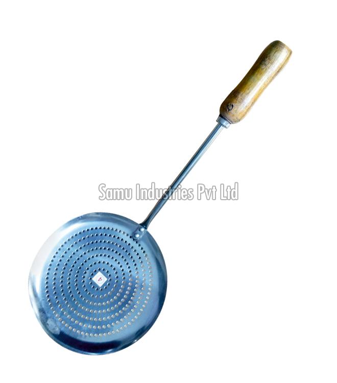 Stainless Steel Skimmer Wooden Handle, Feature : Durable, Fine Finished, Perfect Strength, Rust Proof