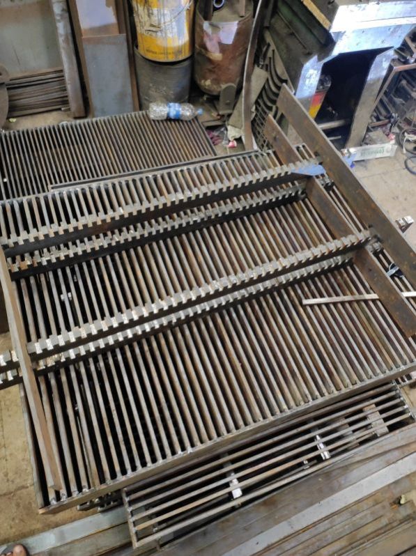 Rectangular Polished Mild Steel Grating, Feature : Durable, Fine Finished, Heat Resistance, High Strength