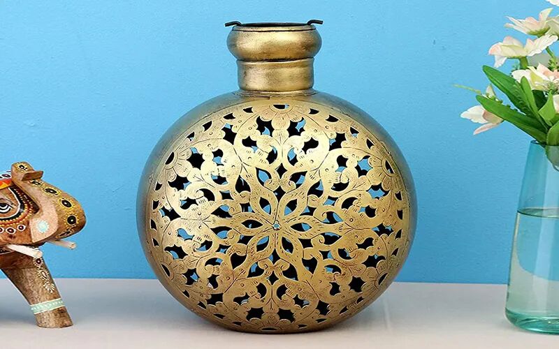 Vedas Exports Metal Cutwork Vase, Color : Gold
