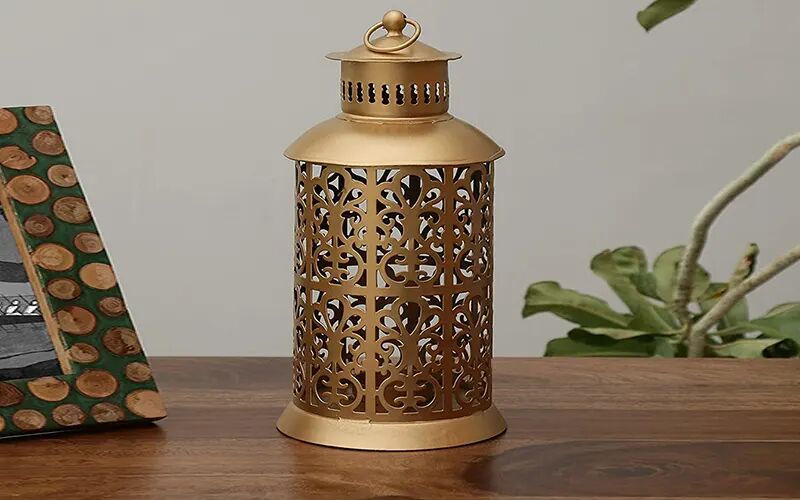 Vedas Exports Metal Lantern, Color : Gold