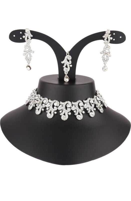 Modern American Diamond Necklace Set, Gender : Female