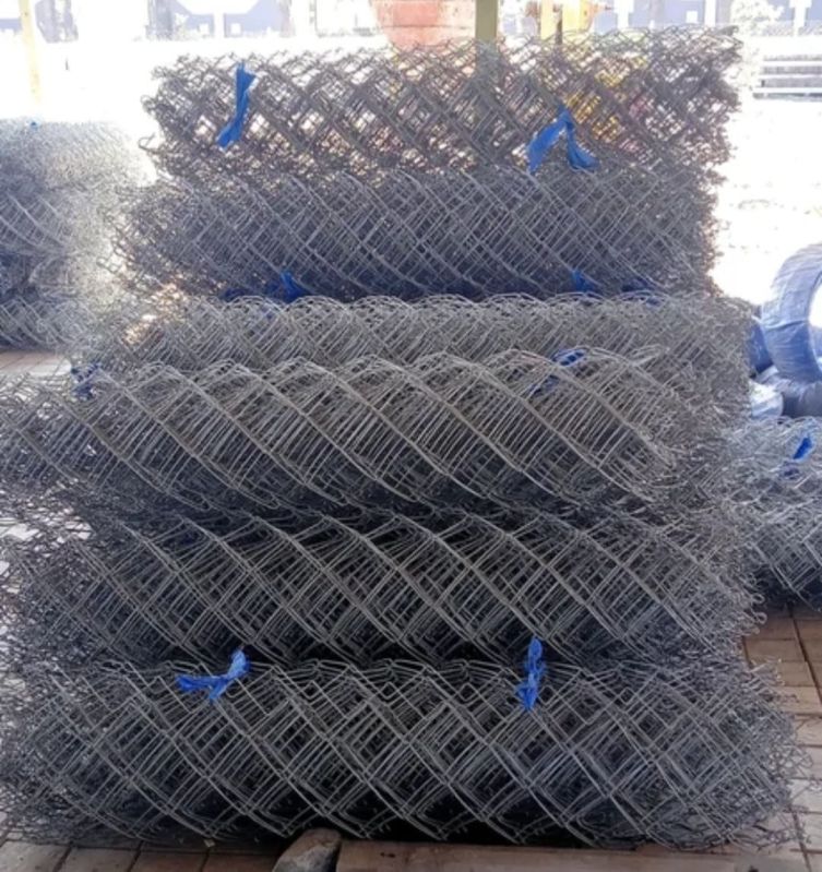 Galvanized Iron Chain Link Fencing Mesh, For Indusrties, Feature : Fine Finished, Rust Proof, Non-breakable