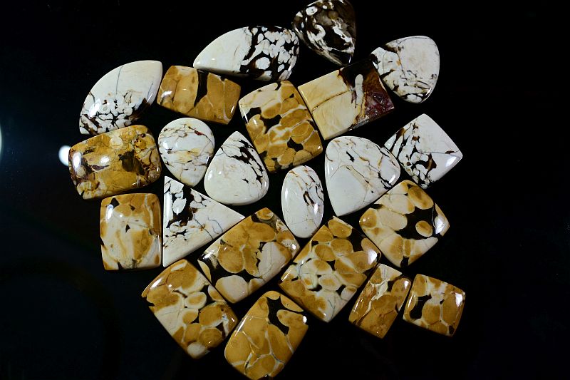 Black & Yellow Peanut Wood Gemstone, for Jewellery, Feature : Colorful Pattern, Fadeless, Shiny Looks