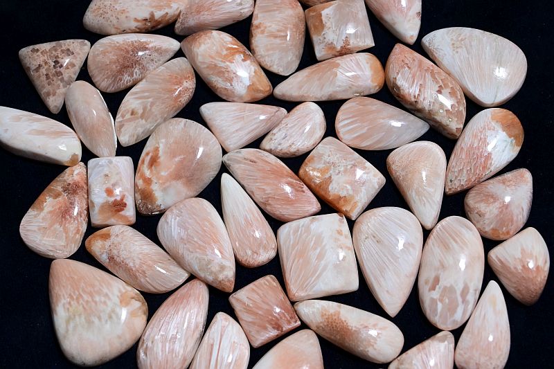 Polished Pink Scolecite Gemstone, for Jewellery, Feature : Colorful Pattern, Fadeless, Shiny Looks