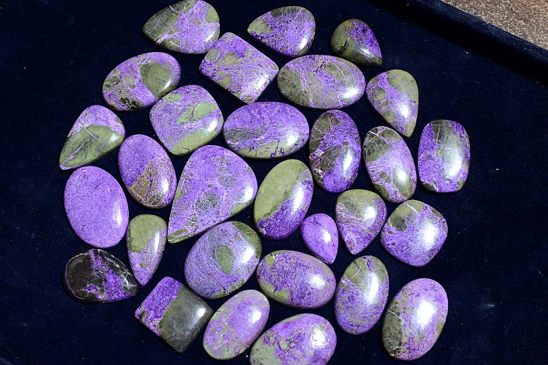 Polished Stichtite Cabochon Gemstone, for Jewellery, Feature : Anti Corrosive, Durable, Shiny Looks