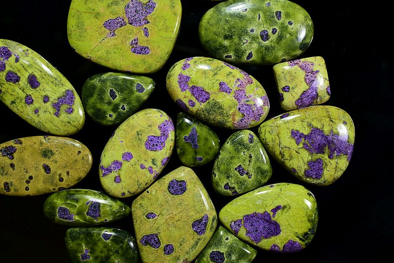 Polished Tasmania Atlantisite Gemstone, for Jewellery, Feature : Colorful Pattern, Durable, Shiny Looks