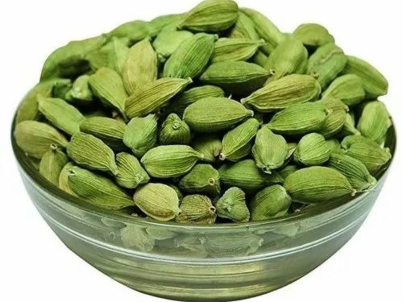 Natural Fresh Green Cardamom, for Spices, Grade Standard : Food Grade