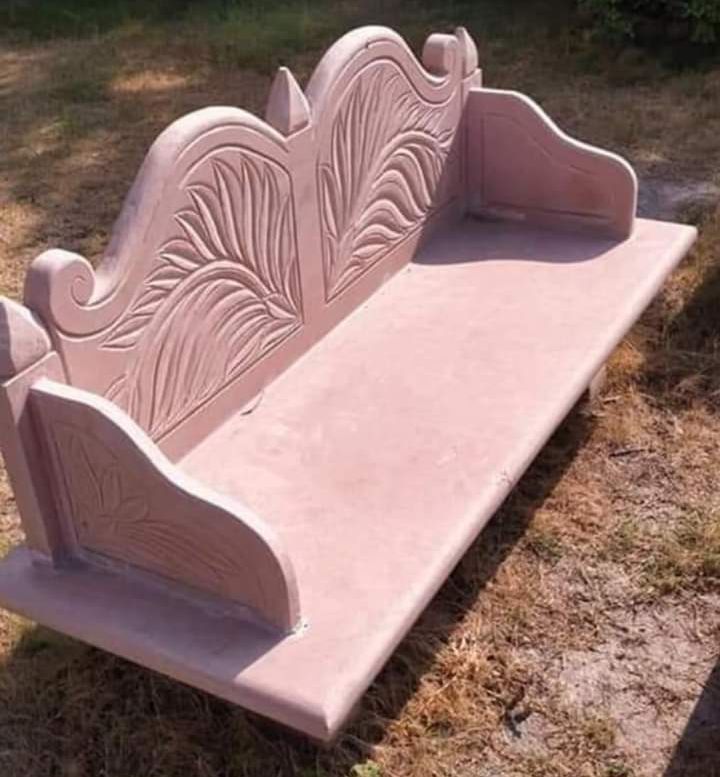 Carved/Plain Pink Sandstone Sofa, for Garden Use, Feature : High Strength