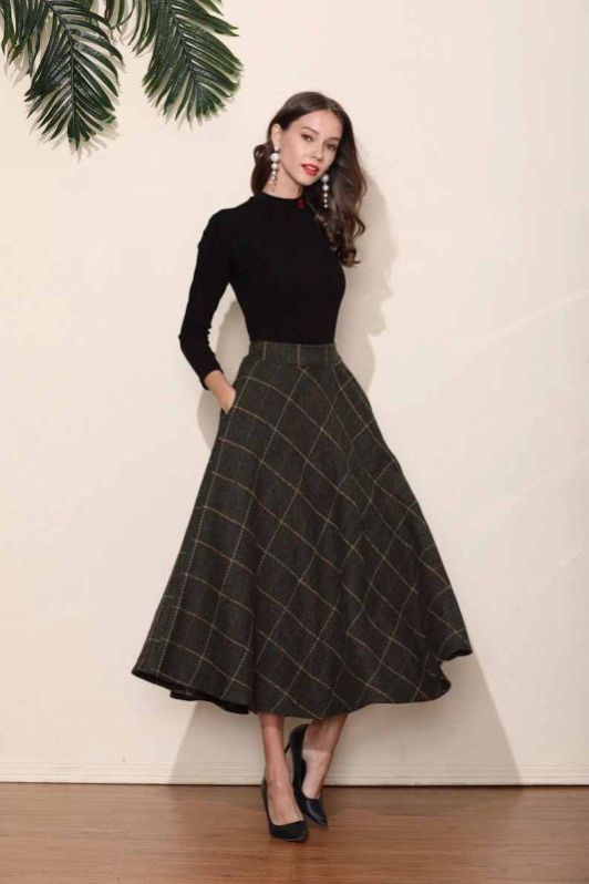 Ladies Woolen Skirt