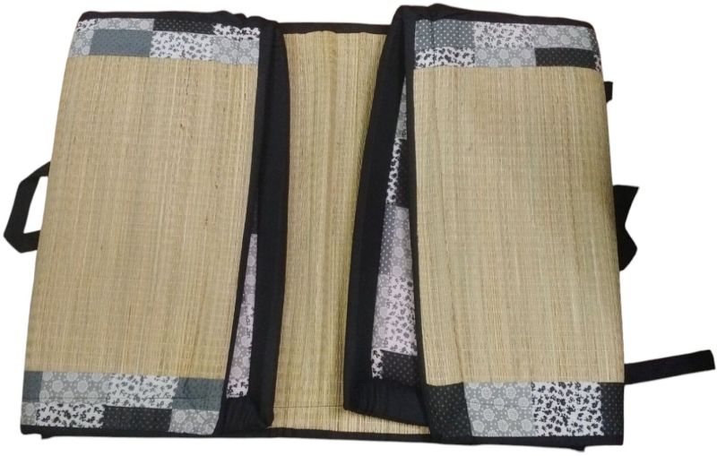 Handcrafted Natural River Grass Travelling Mat