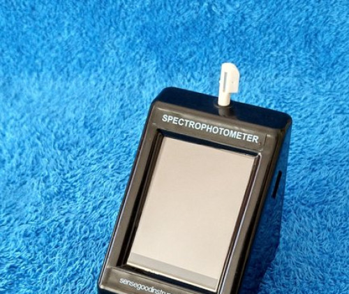 TFT Touch LCD Display Portable Sensegood Spectrophotometer For Color Measurement