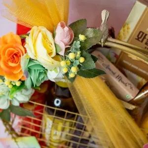 Metal Room Gift Hampers