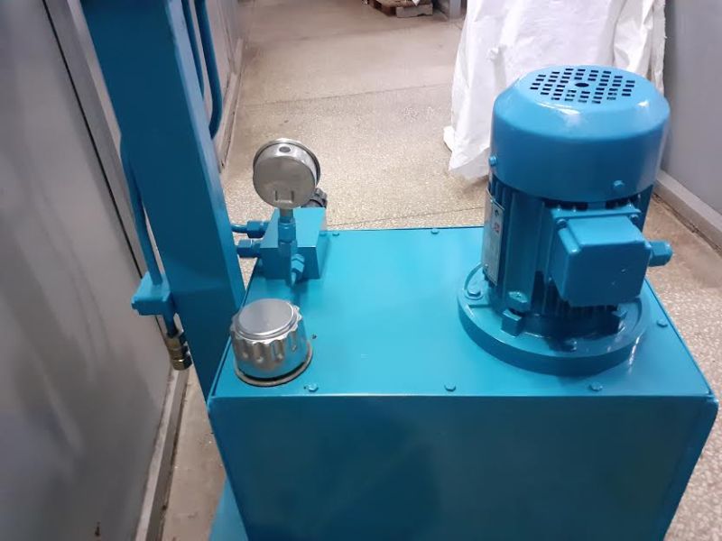 Blue Semi Automatic Mild Steel Hydraulic Power Pack, for Industrial, Voltage : 220V