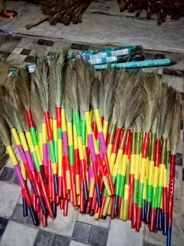 Rajdhan Jhadu 300-600gm Grass Tiranga Broom, For Cleaning, Pole Material : Brass