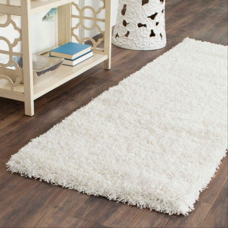 Rectangular Plain Microfiber Carpet, for Homes, Feature : Easily Washable, Attractive Look