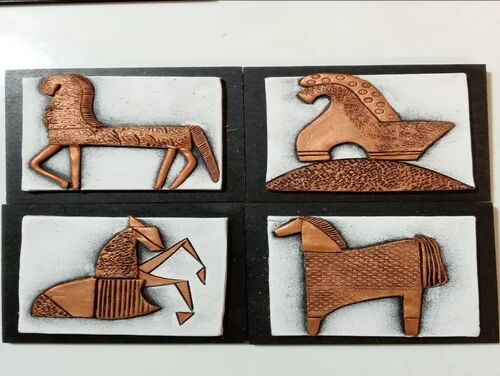 Animal Design Terracotta Hanging Wall Plate, for Decoration, Gifting, Packaging Type : Thermocol Box