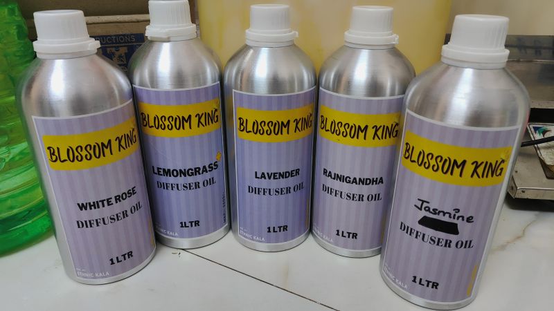 Liquid Aroma Oil, for Aromatherapy, Packaging Type : Bottle