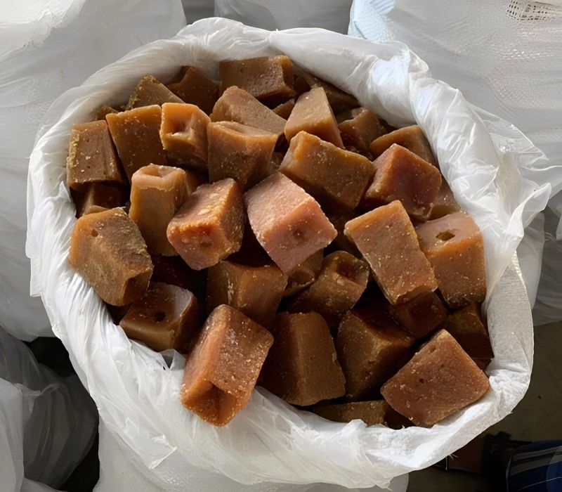 Brownish Jaggery Cubes, For Tea, Sweets, Feature : Easy Digestive, Organic