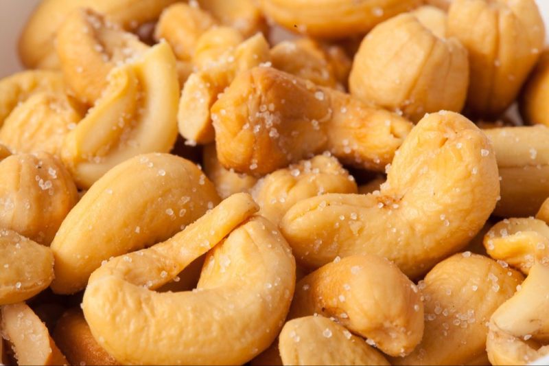 Roasted & Salted Cashew Nuts, for Human Consumption, Packaging Size : 5 Kg