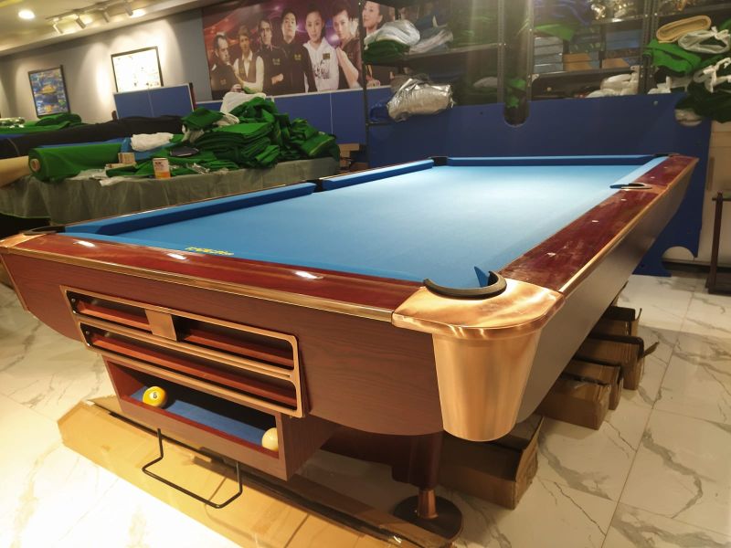 Polished Teak Wood american pool table, for Playing Use