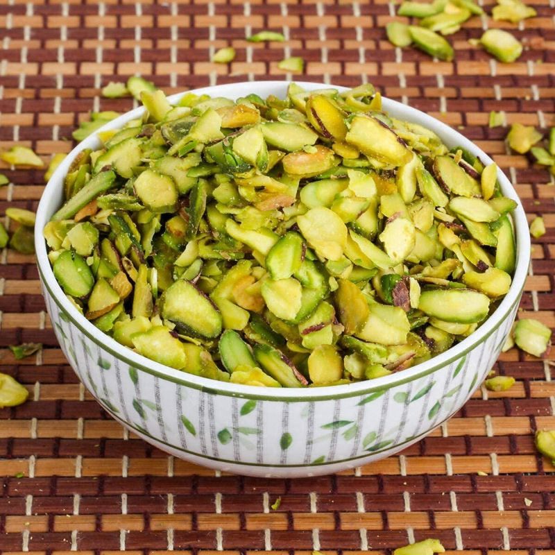 Green Pistachio Slices, for Human Consumption, Taste : Salty